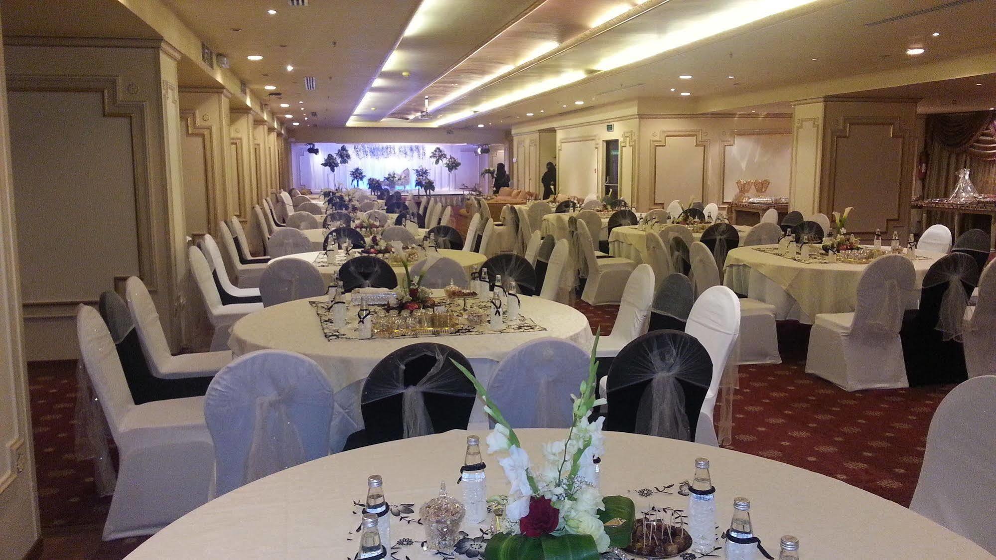 Hotel Al Shohada By Palm Rich Makkah La Meca Exterior foto The ballroom of the hotel