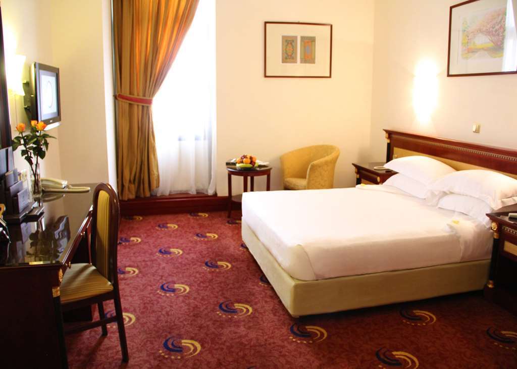 Hotel Al Shohada By Palm Rich Makkah La Meca Habitación foto A room at the hotel