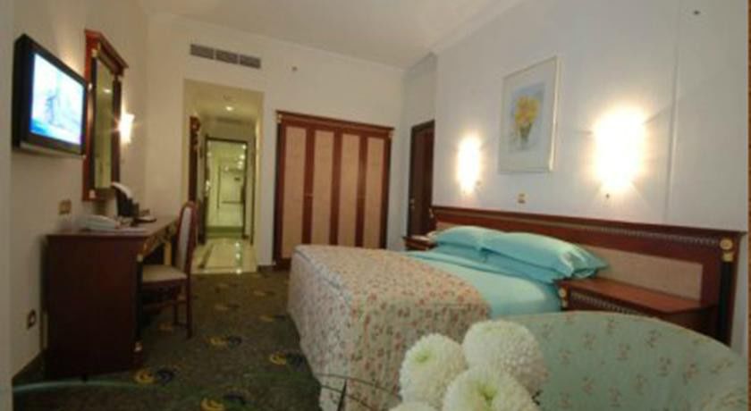 Hotel Al Shohada By Palm Rich Makkah La Meca Exterior foto A room at the hotel